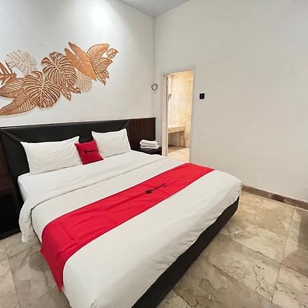 Reddoorz Near Kantor Walikota מנאדו מראה חיצוני תמונה