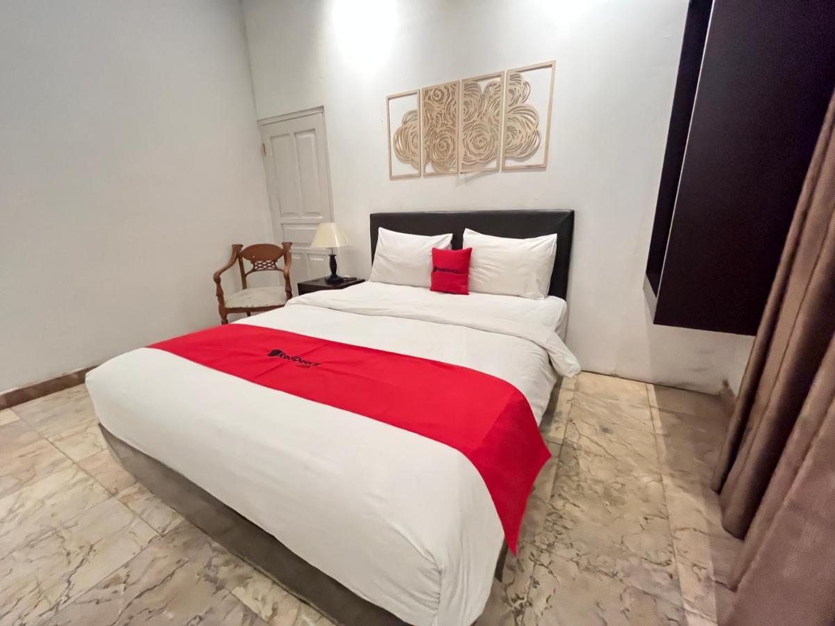 Reddoorz Near Kantor Walikota מנאדו מראה חיצוני תמונה