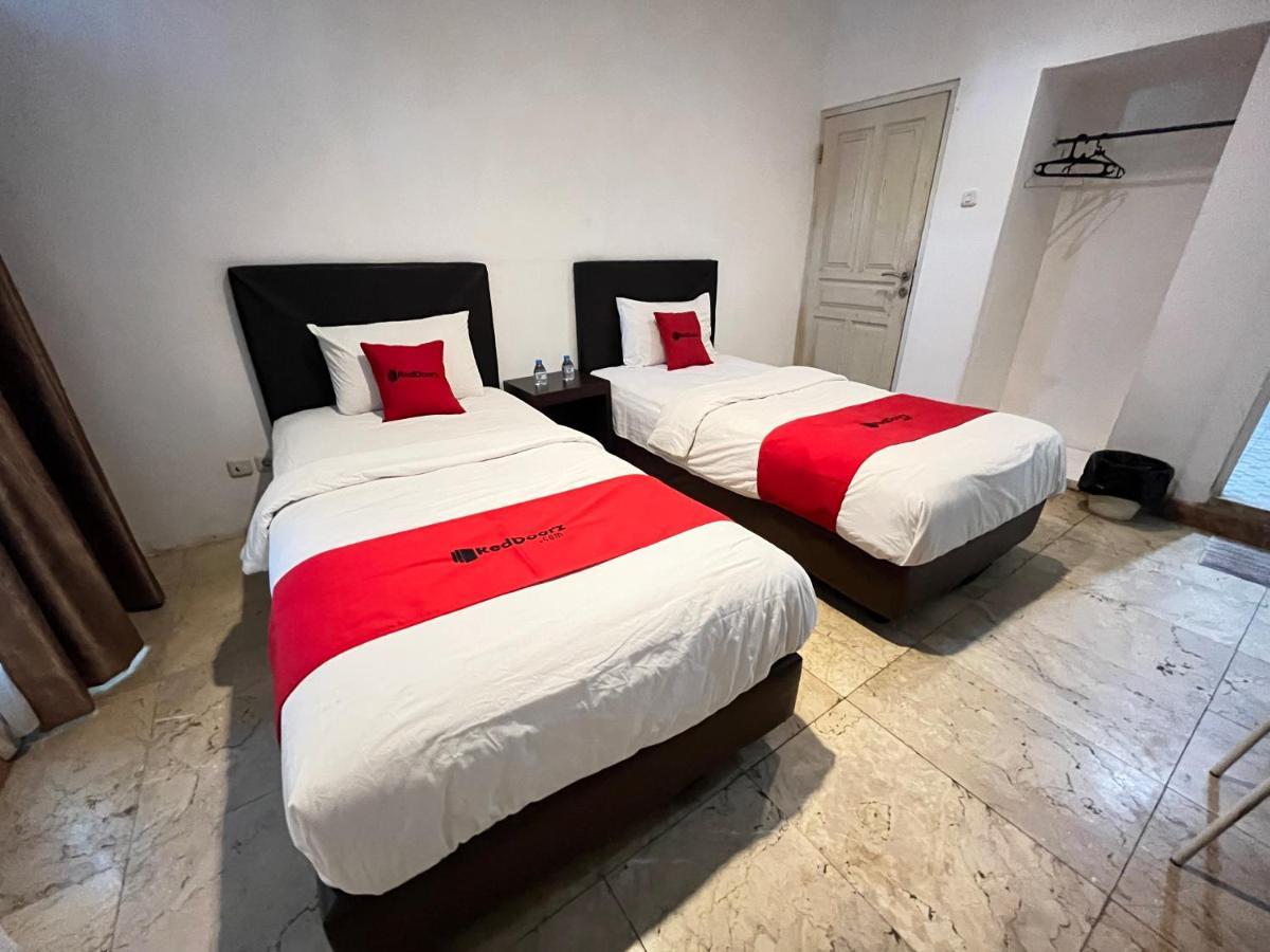 Reddoorz Near Kantor Walikota מנאדו מראה חיצוני תמונה